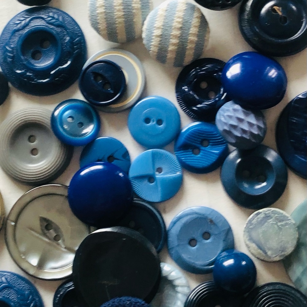 30% OFF +FREE SHIPPING Estate Finder 40yrs ago BUTTONS